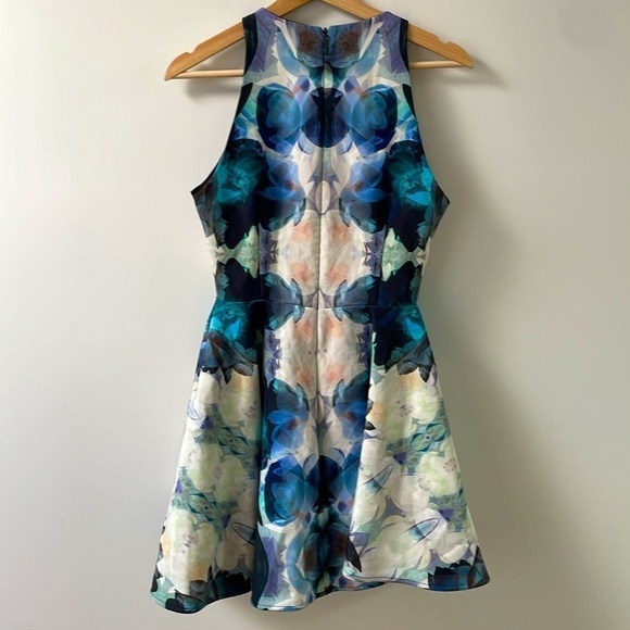 Keepsake the Label Echo Geo Floral A line mini dress sleeveless blue white sz XS - Picture 8 of 15